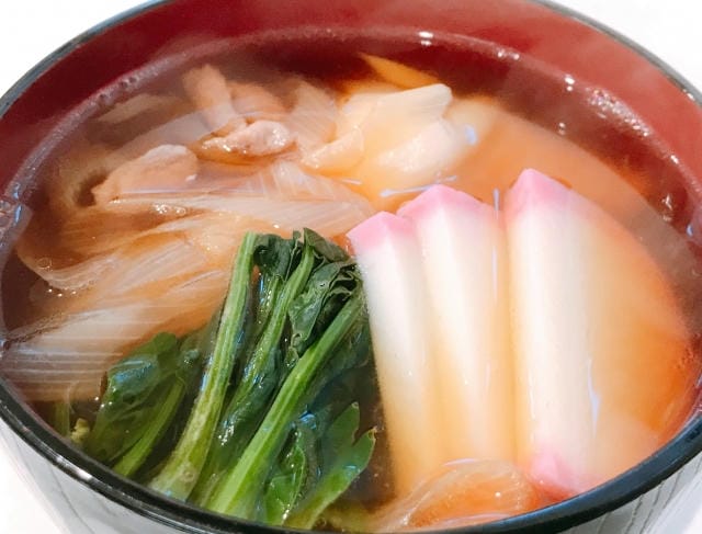 お雑煮はほうれん草と小松菜のどっちがいい？食感や風味の違い