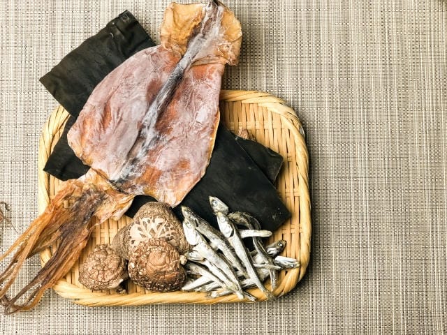 お雑煮にするめを入れる地方はどこ？地域ならではの具材や風習
